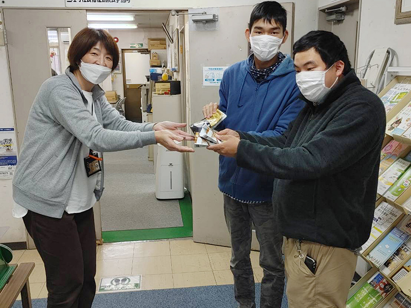 亘理ともにはま道の社会連帯活動　フードドライブ7カ所　社協のフード バンクと結んで